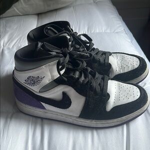 Nike Air Jordan 1 high tops retro black  and White Sneakers with Purple Accent